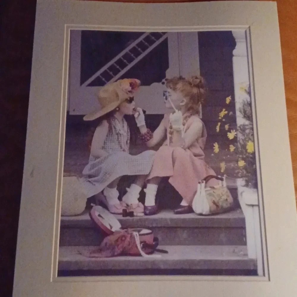 Portal Vintage "dressed to kill" print